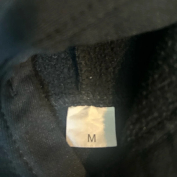 FRIENDS Hoodie in a size medium men’s. The string is missing from the hood - Picture 2 of 2